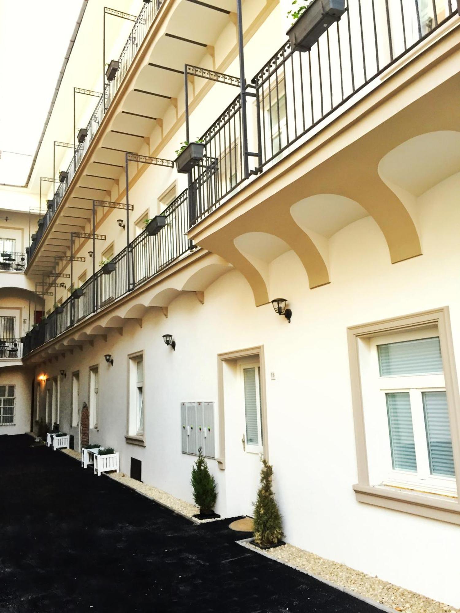H75 Apartments Kosice Centre Ngoại thất bức ảnh
